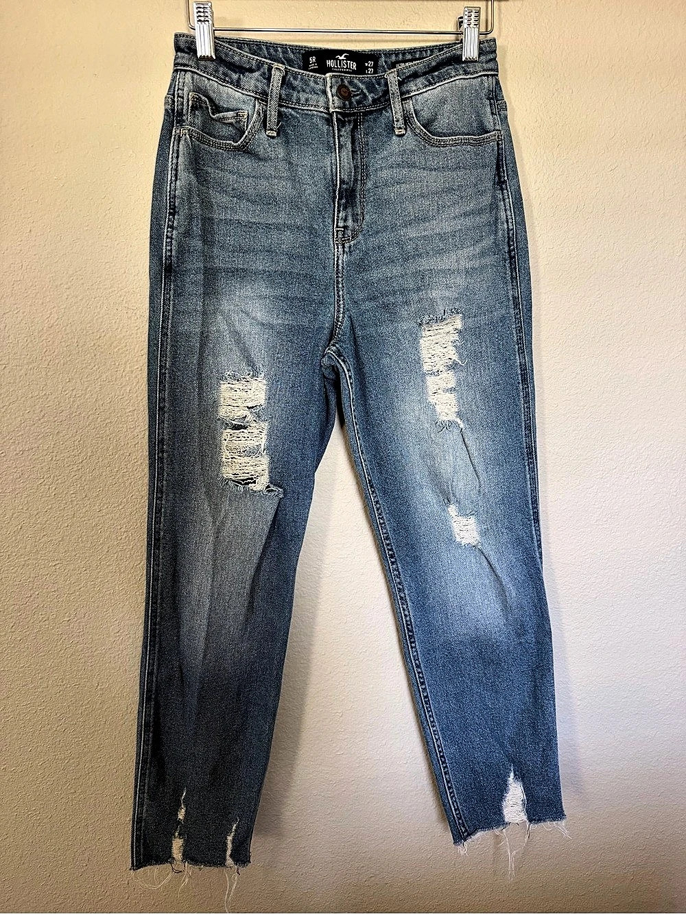 Hollister Ultra High-Rise Mom Jean Distressed Blue Waist 27 Length 27 Jeans